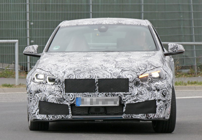「BMW・1シリーズ次期型をスクープ！「M」には340馬力の直4ターボを搭載？」の1枚目の画像