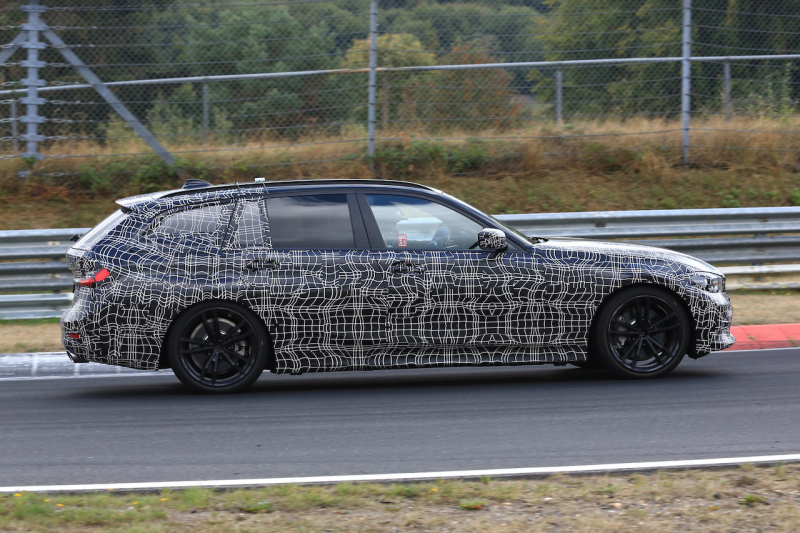 「BMW史上最強の直4搭載！3シリーズツーリング新型、ニュルで高速テストをスタート」の7枚目の画像