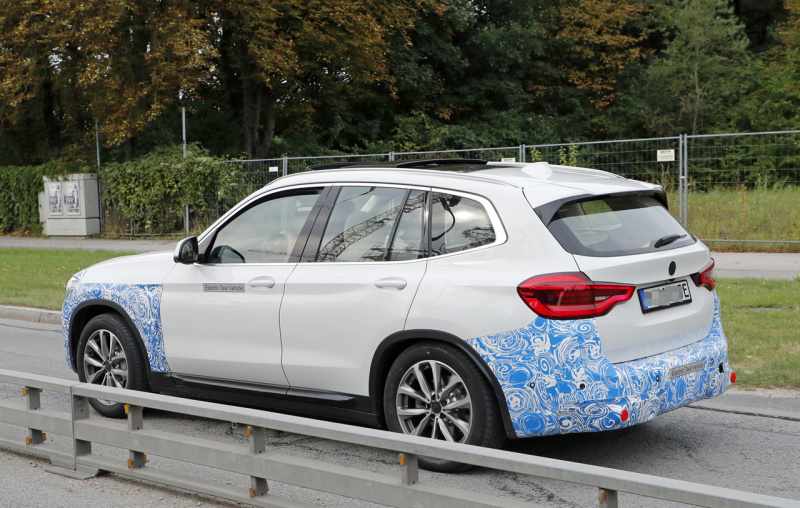 「X3とは違うモデル！ BMW初のEVクロスオーバー「iX3」市販型はオリジナルフェイスを採用」の8枚目の画像