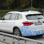 「X3とは違うモデル！ BMW初のEVクロスオーバー「iX3」市販型はオリジナルフェイスを採用」の9枚目の画像ギャラリーへのリンク