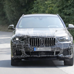 「BMW X6の次期型プロトタイプを輸送中に激写！「X4」との比較でサイズ感をチェック」の1枚目の画像ギャラリーへのリンク