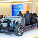 【新車】フォルクスワーゲンがEVシリーズの第1弾である「ID.」のシャーシを初公開 - Volkswagen launches ELECTRIC FOR ALL campaign