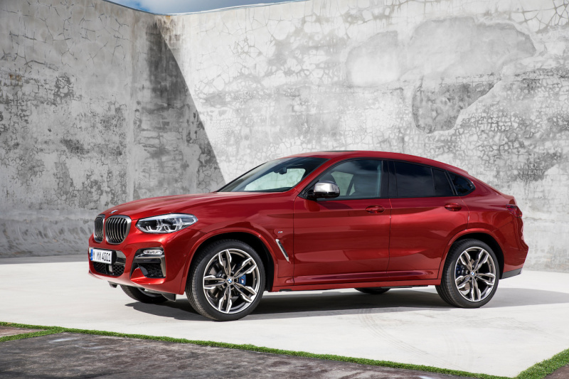 「【新車】2代目BMW X4が登場。先代よりもひと回りサイズアップしてクーペらしさを強調」の8枚目の画像