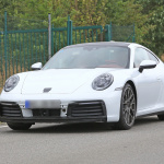新型ポルシェ・911、今度はホワイトカラー出現。アクティブシャッターと新開発ブレーキを発見 - Porsche 911 (1)
