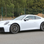 新型ポルシェ・911、今度はホワイトカラー出現。アクティブシャッターと新開発ブレーキを発見 - Porsche 911 (4)