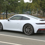 新型ポルシェ・911、今度はホワイトカラー出現。アクティブシャッターと新開発ブレーキを発見 - Porsche 911 (6)