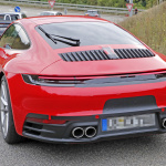 「正式公開直前のポルシェ・新型911、今度は赤い「S」をフルヌード状態でキャッチ」の22枚目の画像ギャラリーへのリンク