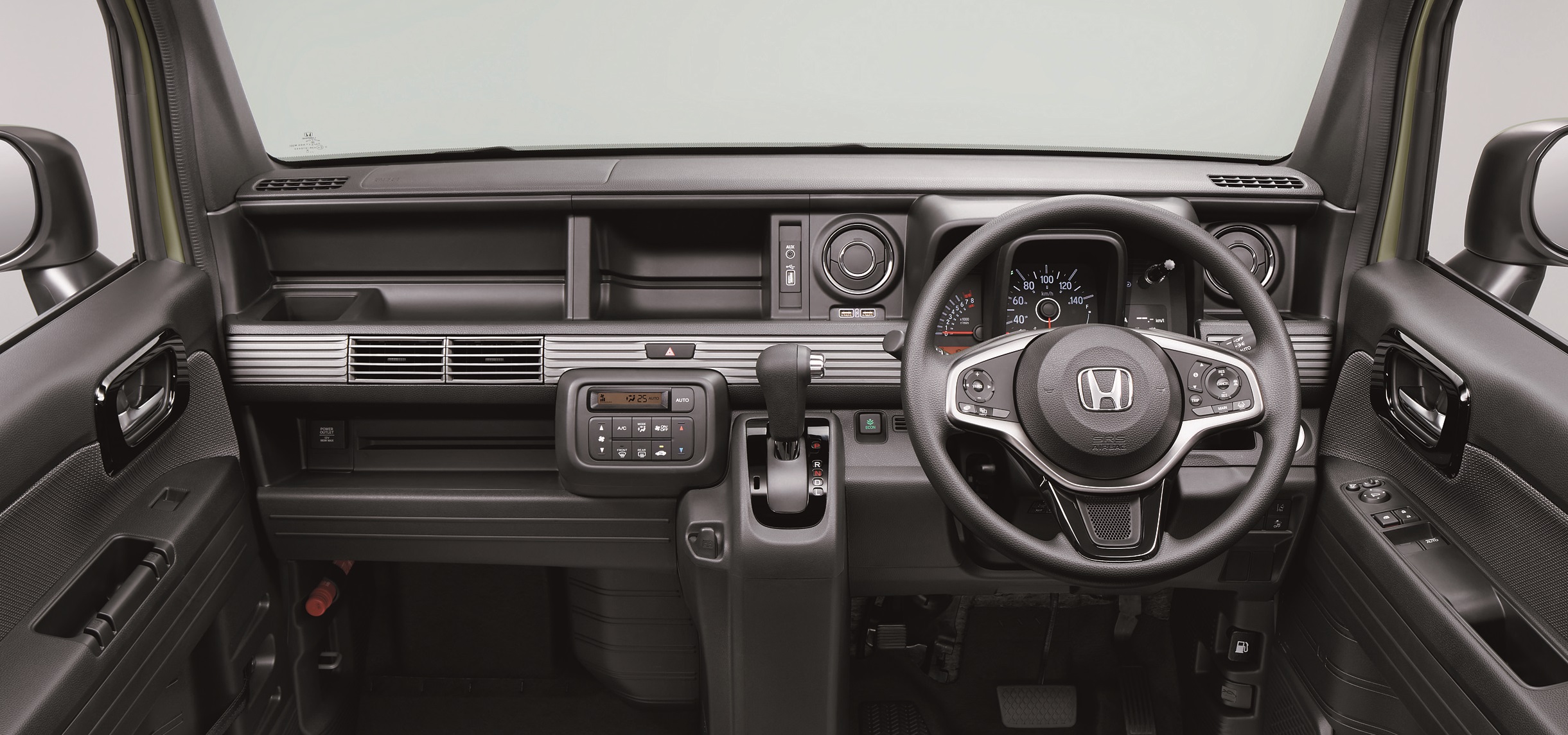 Nvan内装 画像 ヒットの秘訣は 的確で明快 なパッケージ ホンダ Nｰvanの超機能的デザインとは Clicccar Com