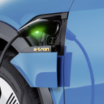 「【新車】電動化を推進するアウディが「e-tron」を世界初公開。2025年までに約1/3を電動化車両に」の1枚目の画像ギャラリーへのリンク