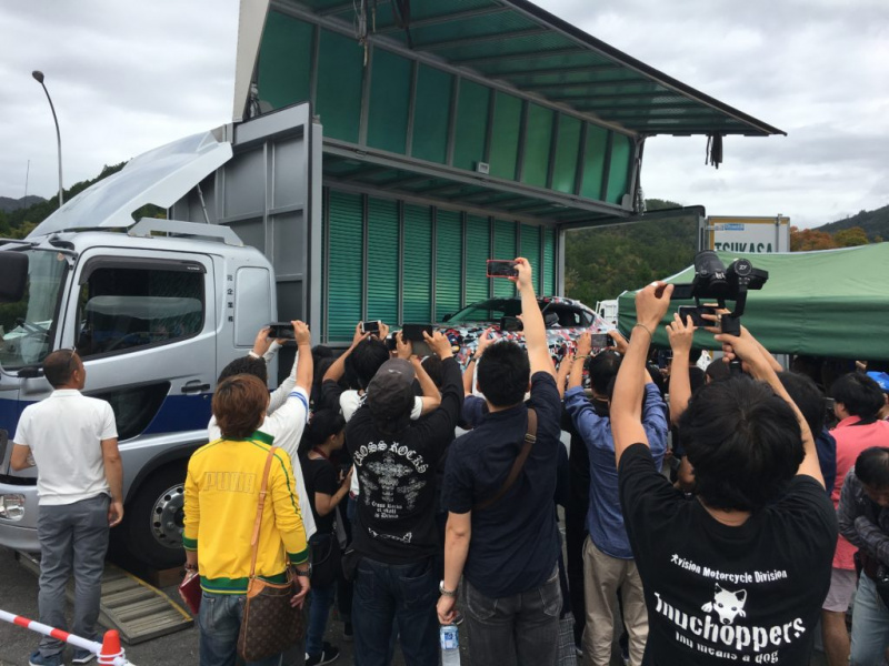 「新型トヨタ・スープラがサプライズ登場！京都嵐山は大騒ぎに!!【オプション・スーパーフェス】」の1枚目の画像