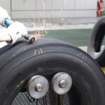 「タイヤの「再生」は熟練工による手作業が支える。ミシュランタイヤのリトレッドタイヤの生産工程を見学」の11枚目の画像ギャラリーへのリンク