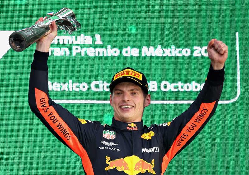 「【2018年F1第19戦メキシコGP】ルイス・ハミルトン5度目のチャンピオンに！敗れたセバスチャン・ベッテルがレース後にとった行動に涙」の9枚目の画像