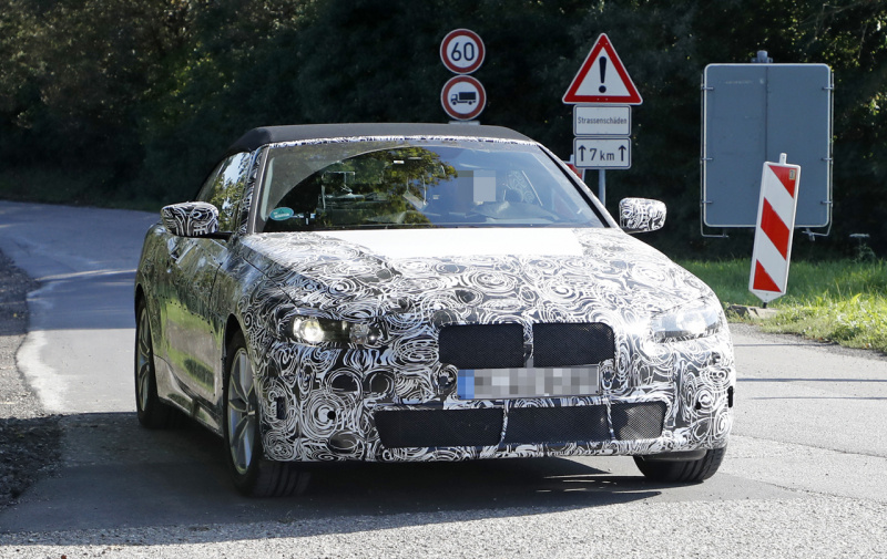「新型 BMW・4シリーズ カブリオレのテスト車両をキャッチ。「Z4」グリル装着＆電動化も」の11枚目の画像