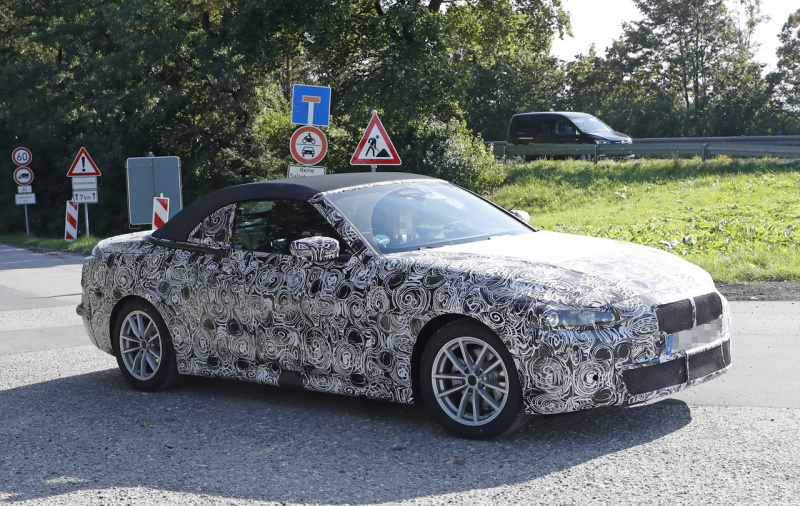 「新型 BMW・4シリーズ カブリオレのテスト車両をキャッチ。「Z4」グリル装着＆電動化も」の13枚目の画像