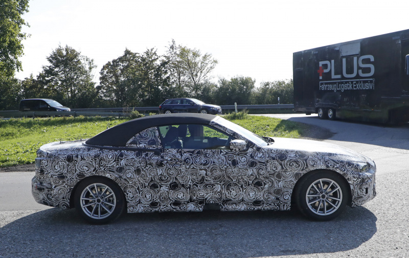 「新型 BMW・4シリーズ カブリオレのテスト車両をキャッチ。「Z4」グリル装着＆電動化も」の14枚目の画像