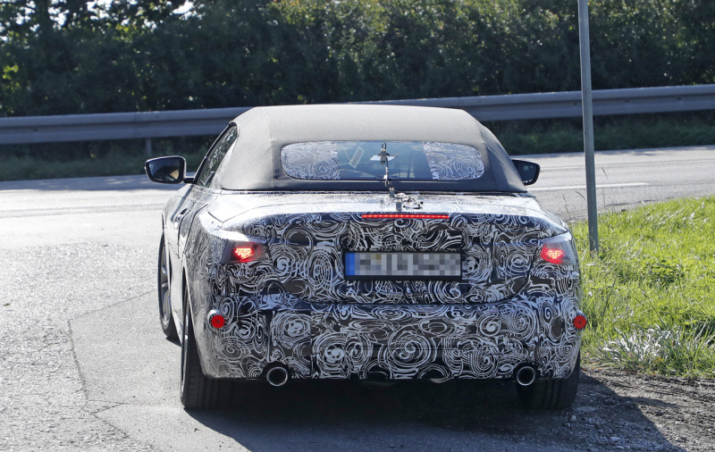 「新型 BMW・4シリーズ カブリオレのテスト車両をキャッチ。「Z4」グリル装着＆電動化も」の17枚目の画像