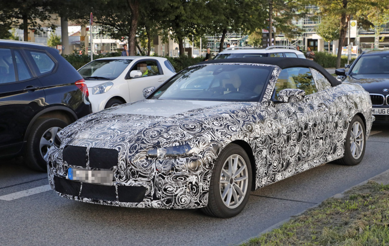 「新型 BMW・4シリーズ カブリオレのテスト車両をキャッチ。「Z4」グリル装着＆電動化も」の3枚目の画像