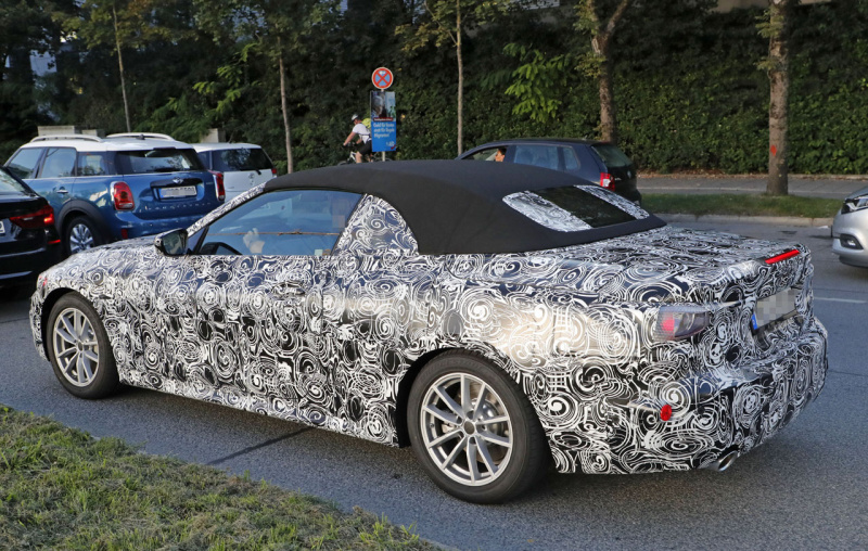 「新型 BMW・4シリーズ カブリオレのテスト車両をキャッチ。「Z4」グリル装着＆電動化も」の6枚目の画像