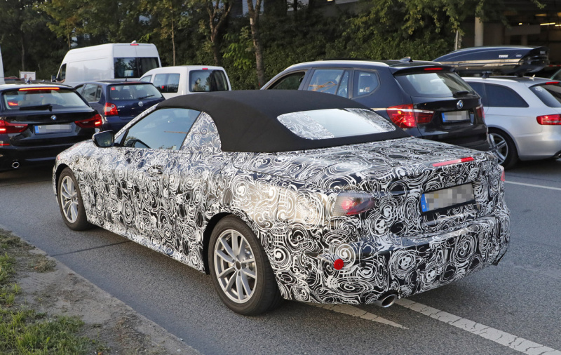 「新型 BMW・4シリーズ カブリオレのテスト車両をキャッチ。「Z4」グリル装着＆電動化も」の7枚目の画像