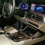 公開直前!? BMWの新フラッグシップSUV「X7」、室内・インパネを全て公開 - BMW X7 8