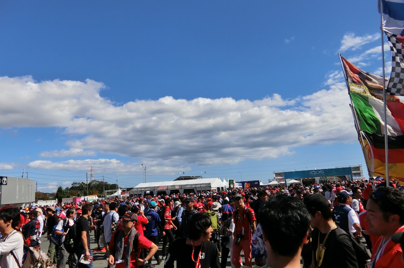 「【F1女子が行く！ F1日本GP2018】F1ロスを吹き飛ばせ！ 楽しかった日本GP決勝日を振り返る。最後に待っていた最高の出来事とは？」の3枚目の画像