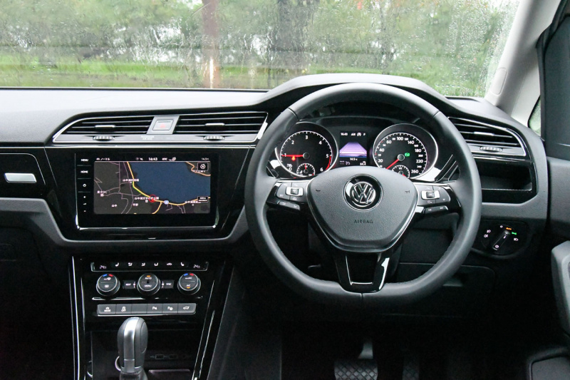 「【VW・ゴルフトゥーラン試乗】使いやすい室内環境を持つトゥーランにディーゼルモデルが追加」の9枚目の画像