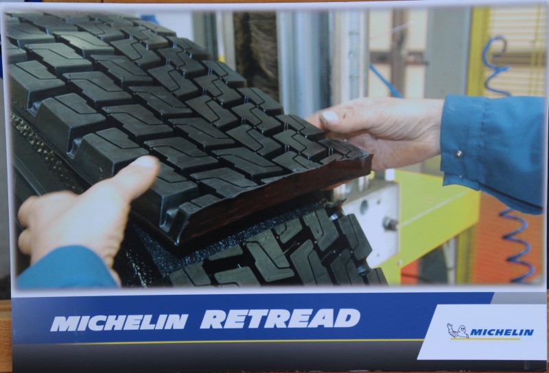 「タイヤの「再生」は熟練工による手作業が支える。ミシュランタイヤのリトレッドタイヤの生産工程を見学」の3枚目の画像
