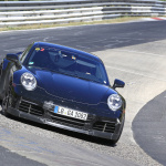 「新型ポルシェ・911 GT3がニュルで全開テスト。ターボではなく自然吸気エンジンを搭載か」の1枚目の画像ギャラリーへのリンク