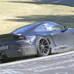 「新型ポルシェ・911 GT3がニュルで全開テスト。ターボではなく自然吸気エンジンを搭載か」の5枚目の画像ギャラリーへのリンク