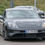 ポルシェ初のEV「タイカン」の開発が急ピッチで進む。市販型パーツを装着したプロトタイプをキャッチ！ - Porsche Taycan 3