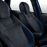 【新車】ブルーの外観と専用アルカンタラ×ファブリックコンビシートが際立つ「ルノー キャプチャー S-EDITION」 - Renault_4