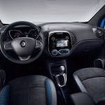 【新車】ブルーの外観と専用アルカンタラ×ファブリックコンビシートが際立つ「ルノー キャプチャー S-EDITION」 - Renault_5