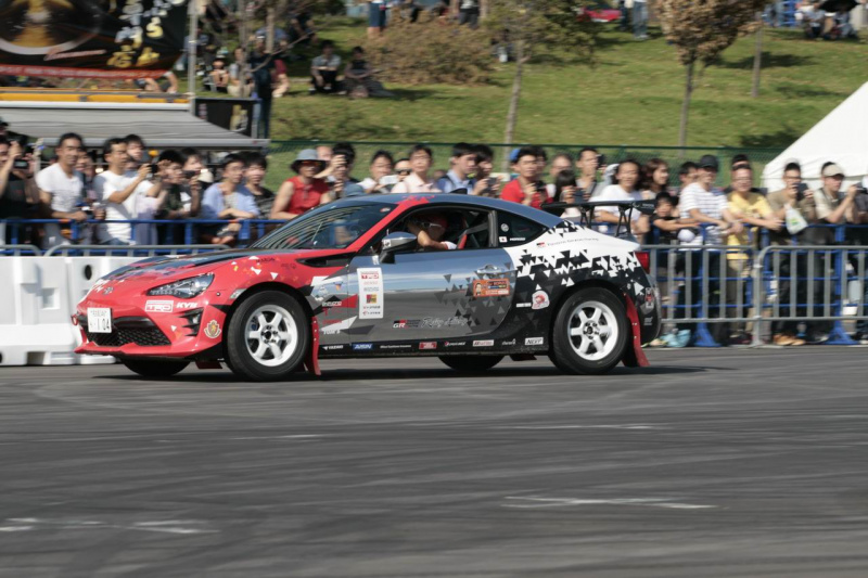 「【東京モーターフェス2018】WRC最強マシン・ヤリスが衝撃のデモラン。ドライバーはもちろん、あの人！」の6枚目の画像