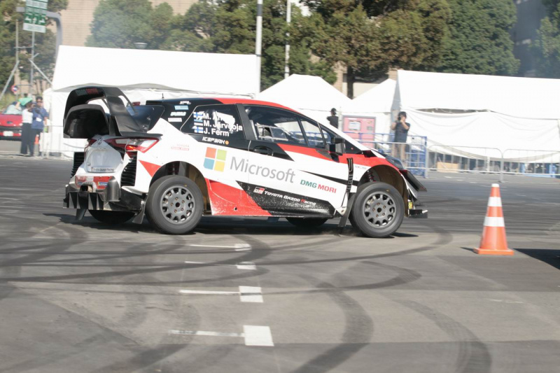 「【東京モーターフェス2018】WRC最強マシン・ヤリスが衝撃のデモラン。ドライバーはもちろん、あの人！」の21枚目の画像