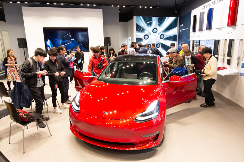 「【新車】テスラ・モデル3が日本で公開。気になる価格、ボディサイズは？」の73枚目の画像