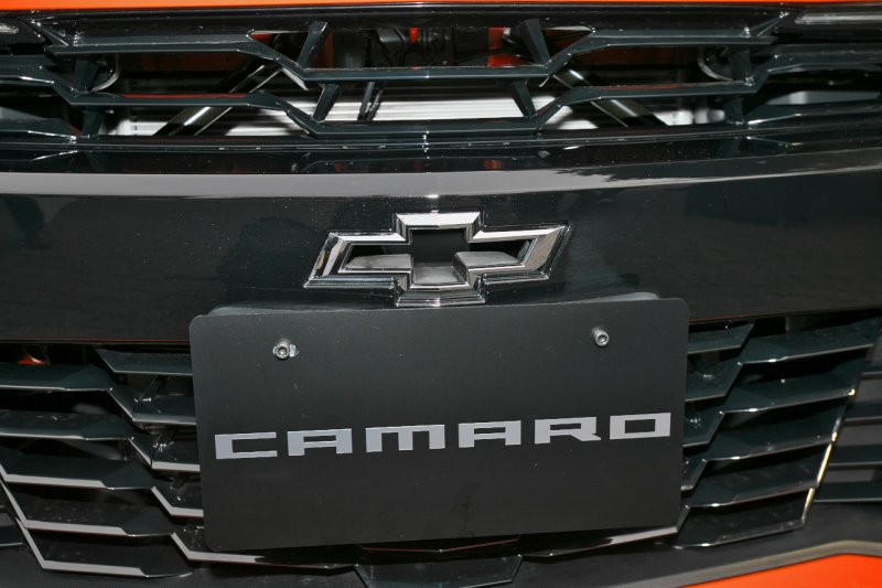 「マイナーチェンジで高い空力ボディとなったシボレー・カマロに特別仕様車「ローンチエディション」を設定」の8枚目の画像