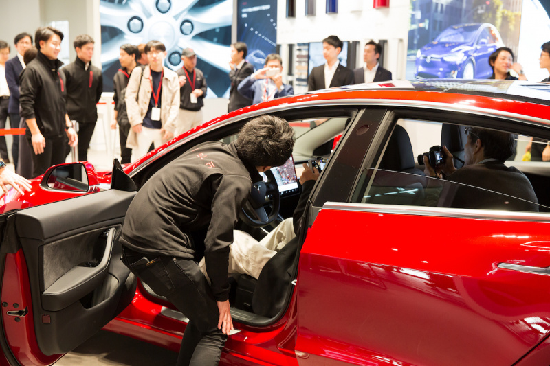 「【新車】テスラ・モデル3が日本で公開。気になる価格、ボディサイズは？」の81枚目の画像