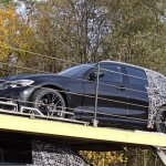 BMW伝統の「アレ」が消えた!?  新型3シリーズツーリング、謎のカモフラージュ姿をキャッチ - BMW 3 Touring 1