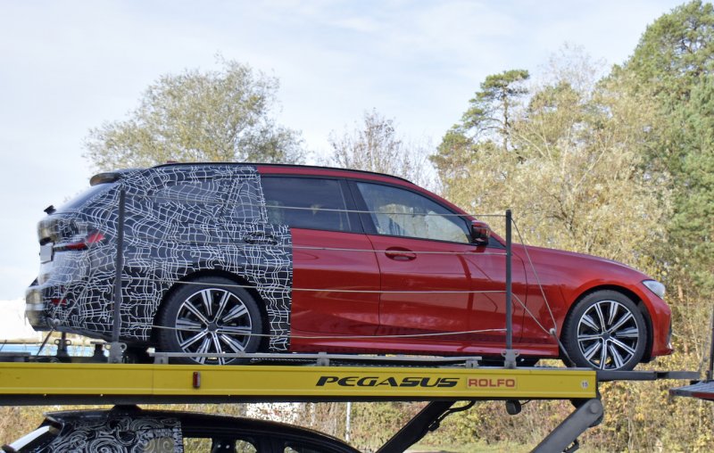 「BMW伝統の「アレ」が消えた!?  新型3シリーズツーリング、謎のカモフラージュ姿をキャッチ」の11枚目の画像