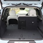 【ボルボXC40試乗】人気SUVの車内、荷室の広さ、日本車顔負けの収納スペースなどの使い勝手はどうか？ - BS0P7095
