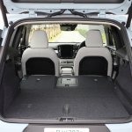 【ボルボXC40試乗】人気SUVの車内、荷室の広さ、日本車顔負けの収納スペースなどの使い勝手はどうか？ - BS0P7099