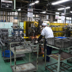 世界の約5％のシートを製造。日本を代表するシートメーカー・タチエスの工場で職人技を見る - DSC_0253