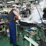 世界の約5％のシートを製造。日本を代表するシートメーカー・タチエスの工場で職人技を見る - DSC_0333