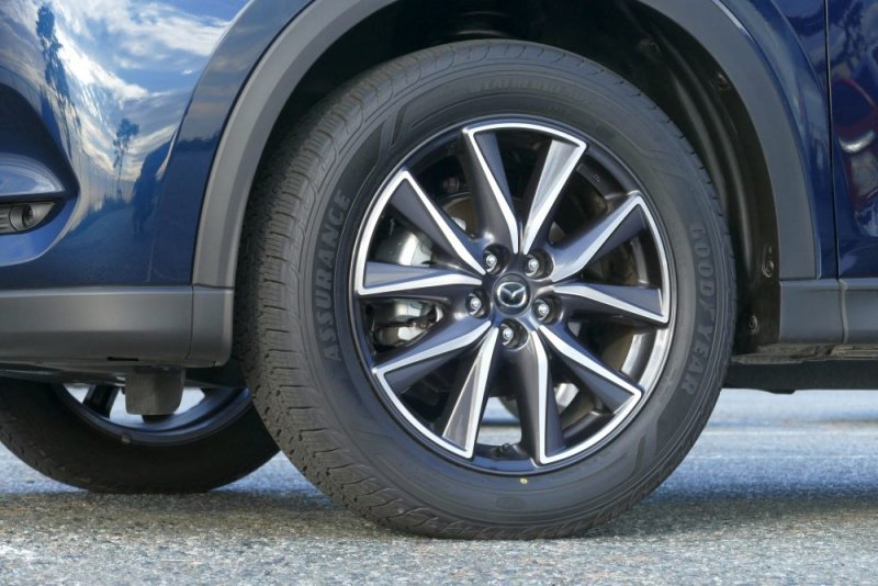 「SUV用のオールシーズンタイヤをお探しのあなたにちょうどいい、グッドイヤー「アシュアランス・ウェザーレディ」」の3枚目の画像