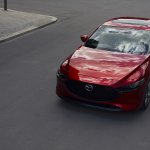 【ロサンゼルスオートショー2018】新型Mazda3がワールドプレミア。深化した「魂動デザイン」と「SKYACTIV-VEHICLE ARCHITECTURE」の走りが注目 - P1J16149s