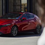 【ロサンゼルスオートショー2018】新型Mazda3がワールドプレミア。深化した「魂動デザイン」と「SKYACTIV-VEHICLE ARCHITECTURE」の走りが注目 - P1J16150s