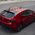 【ロサンゼルスオートショー2018】新型Mazda3がワールドプレミア。深化した「魂動デザイン」と「SKYACTIV-VEHICLE ARCHITECTURE」の走りが注目 - P1J16154s