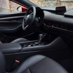 「【ロサンゼルスオートショー2018】新型Mazda3がワールドプレミア。深化した「魂動デザイン」と「SKYACTIV-VEHICLE ARCHITECTURE」の走りが注目」の13枚目の画像ギャラリーへのリンク