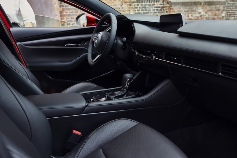 「【ロサンゼルスオートショー2018】新型Mazda3がワールドプレミア。深化した「魂動デザイン」と「SKYACTIV-VEHICLE ARCHITECTURE」の走りが注目」の13枚目の画像
