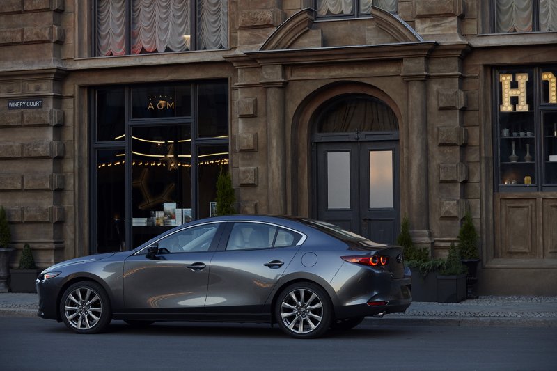 「【ロサンゼルスオートショー2018】新型Mazda3がワールドプレミア。深化した「魂動デザイン」と「SKYACTIV-VEHICLE ARCHITECTURE」の走りが注目」の19枚目の画像